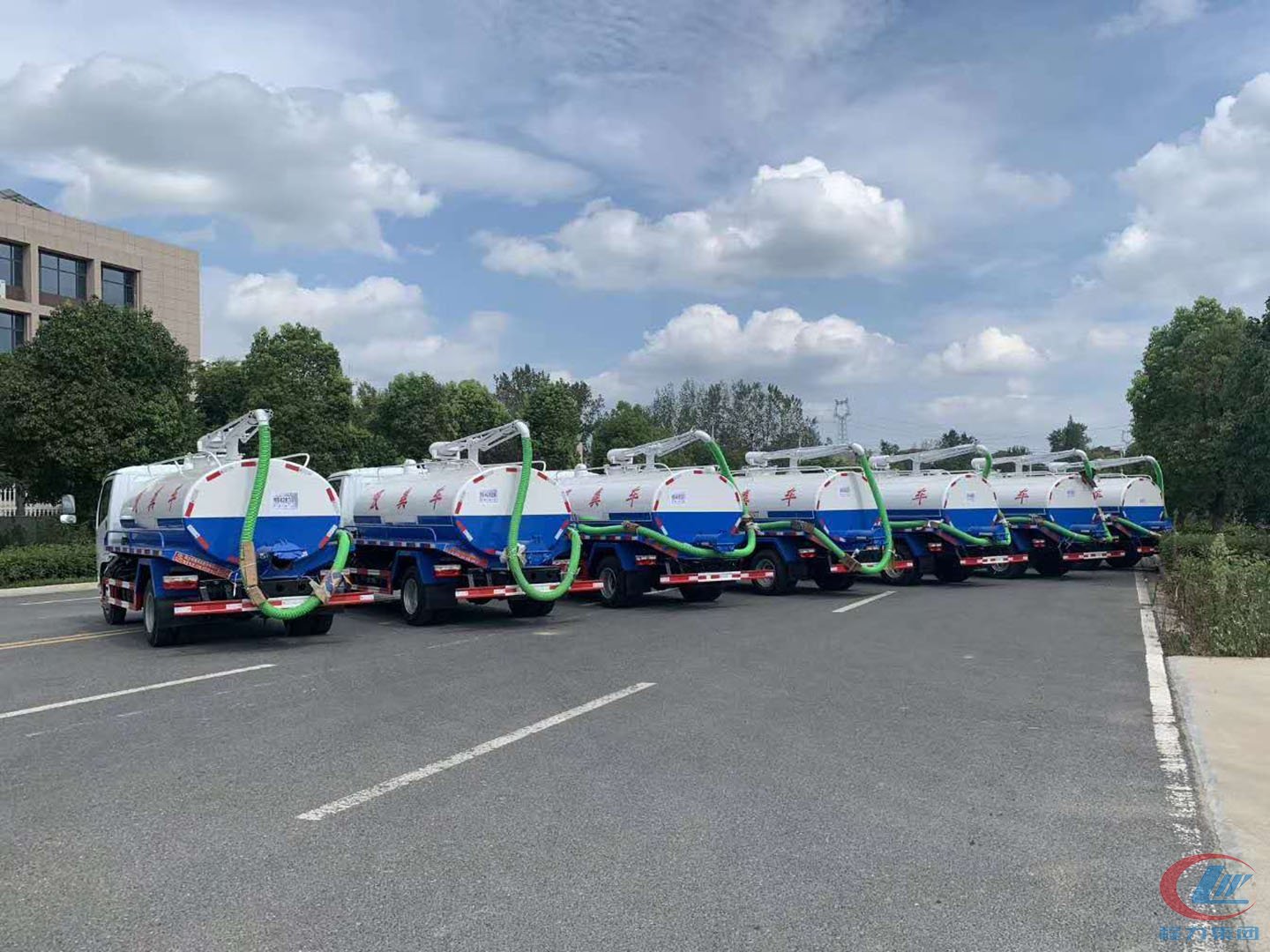 bg大游集团国六东风多利卡吸粪车批量发往内蒙古
