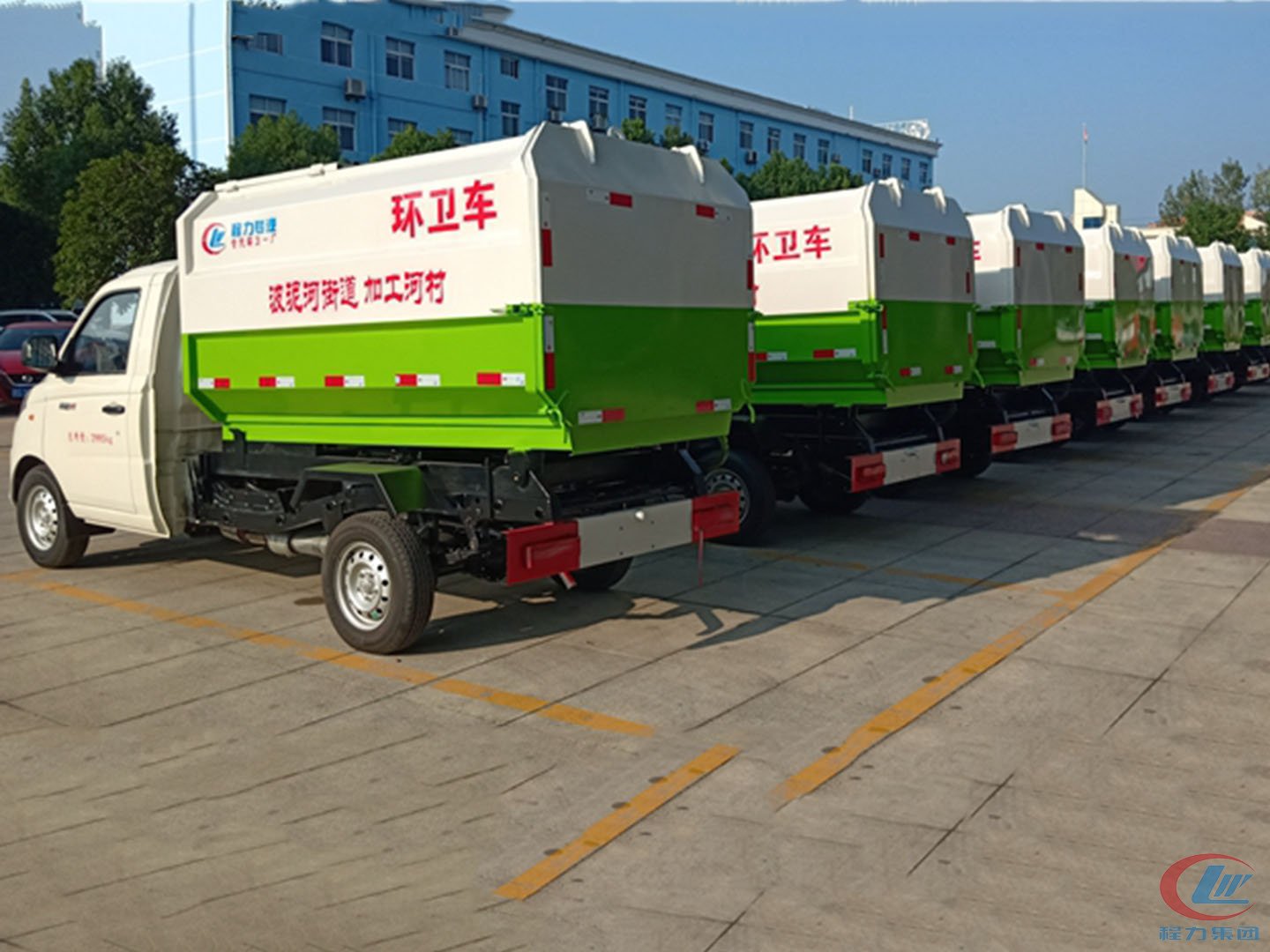 bg大游集团国六福田挂桶垃圾车批量发车