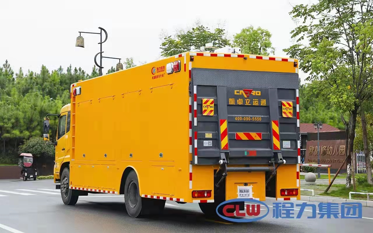bg大游东风天锦排水抢险车