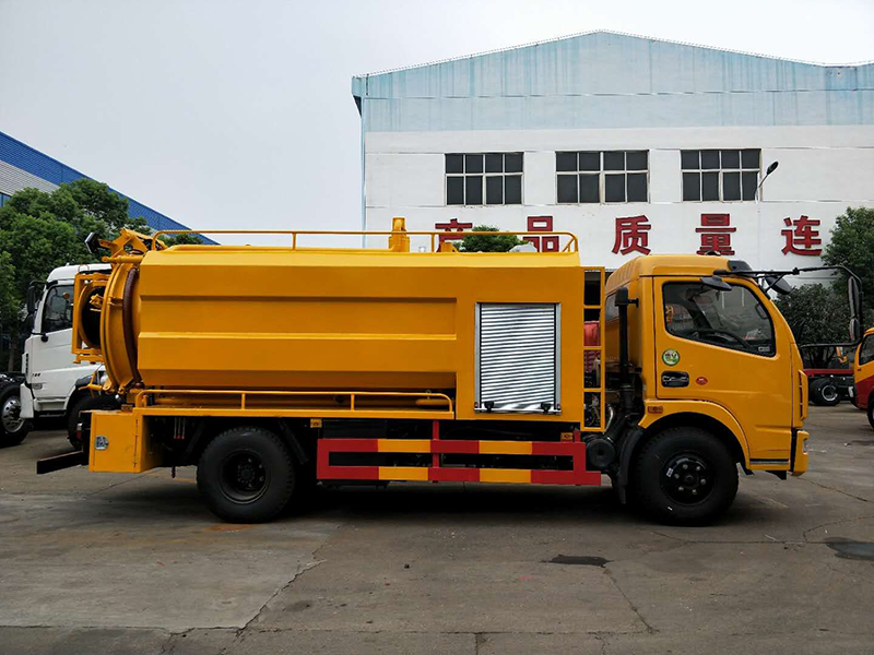 bg大游东风多利卡清洗吸污车