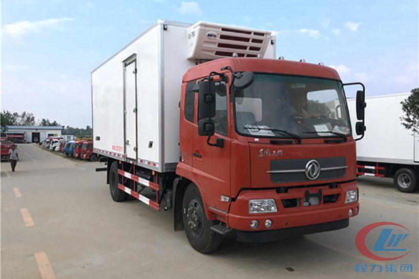 bg大游集团东风天锦冷藏车（厢长6.1米）侧面图
