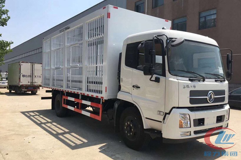 东风天锦6米8运猪车、畜禽运输车侧面图
