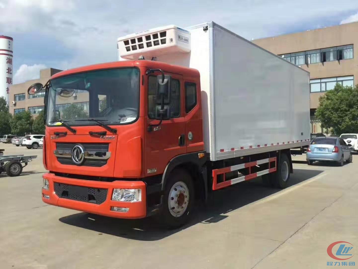 湖北bg大游东风多利卡D9冷藏车