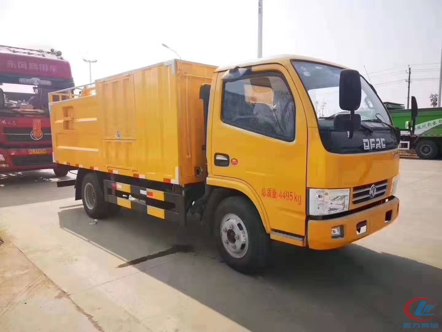 湖北bg大游东风多利卡污水处理车