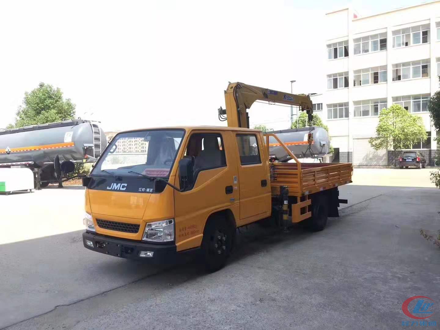 湖北bg大游江铃蓝牌2吨随车吊高清图