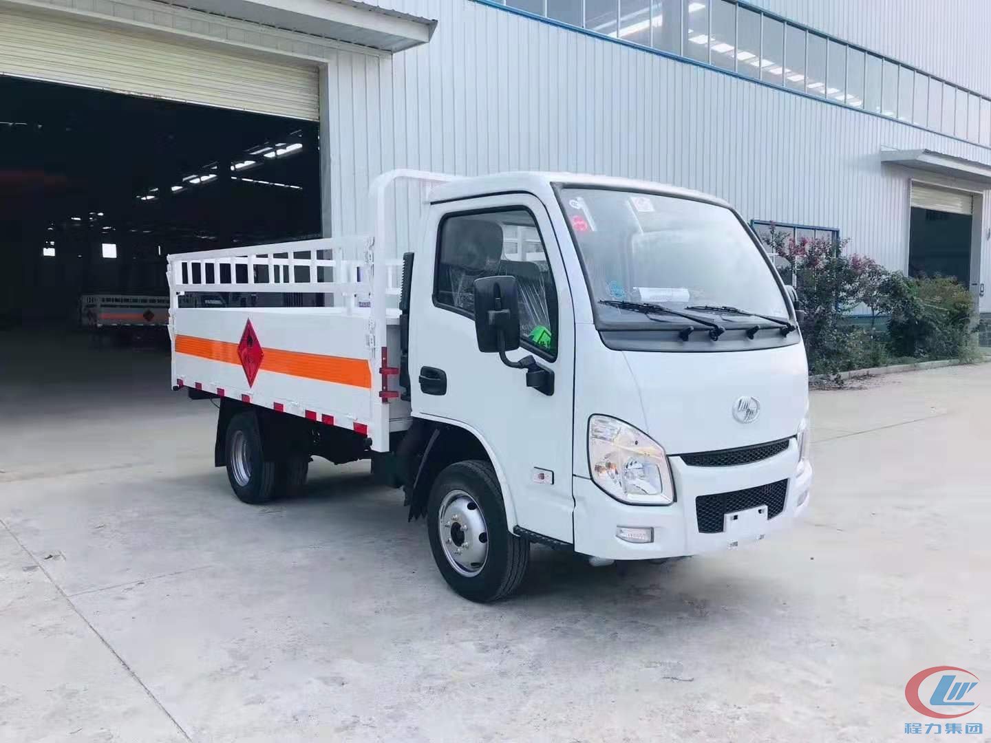 bg大游汽车集团跃进仓栏式气瓶运输车蓝牌