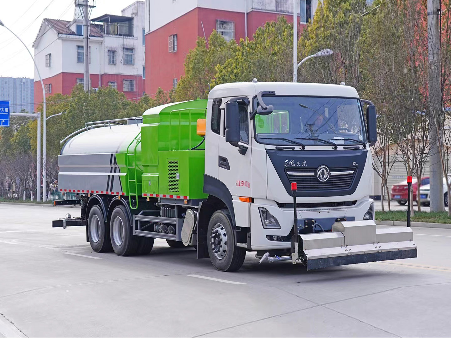 bg大游威牌东风天龙后双桥路面清洗车